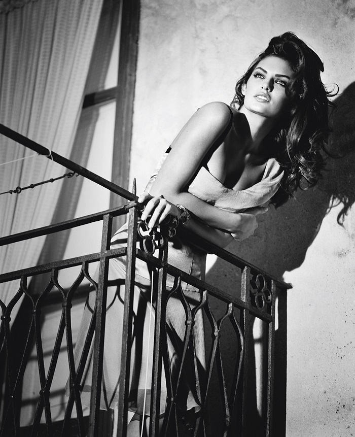 Vincent Peters Alyssa Miller Sicily, 2011 from the book Personal Photo © Vincent Peters