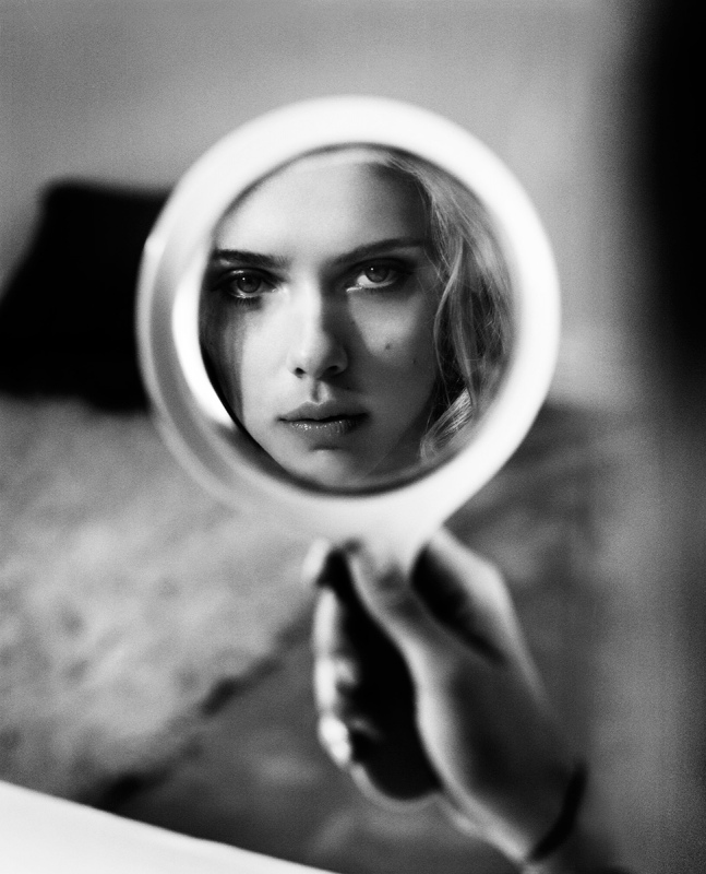 Scarlett Johansson Reflection New York 2013 copyright and copyright Vincent Peters