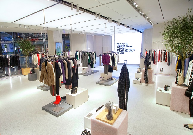 Zara apre a Londra un pop-up store dedicato allo shopping online