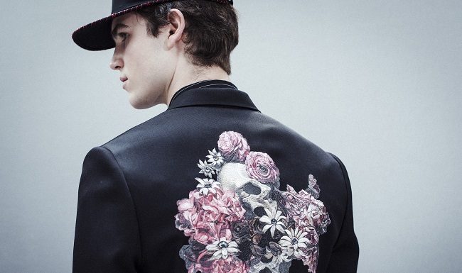 Backstge at Dior Men’s Summera 2017 Fashion Show Backstage at Dior Men's Summer 2017 Fashion Show