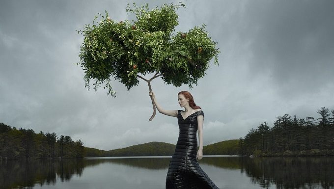 Photographer Annie Leibovitz captured the new Moncler’s campaign Karen Elson Stars In Moncler ’s New FW16 Campaign