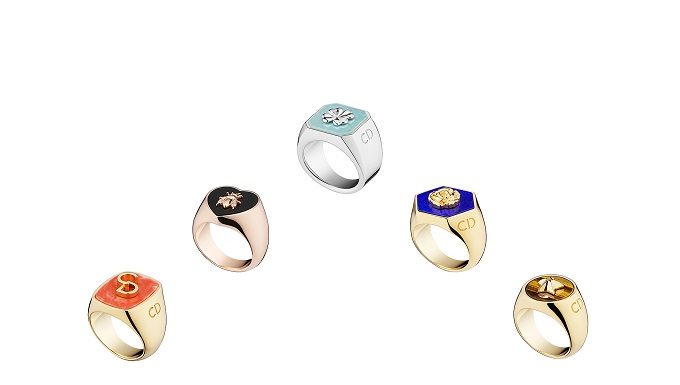Lucky Dior: gli anelli portafortuna della Maison Dior Lucky Dior 'CD' 'Bee' 'Clover' 'Lily of the Valley' 'Oval' 'Rose' 'Star'