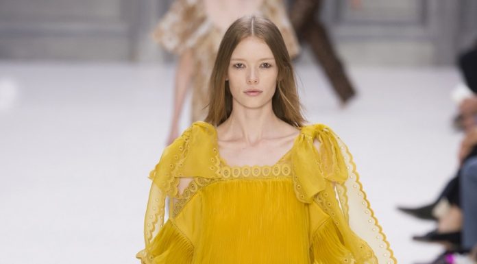 Chloé, il maestoso inno allo spirito Flower Power Chloé Ready To Wear Spring Summer 2017 Paris