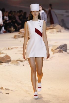 MONCLER GAMME ROUGE SS 17 SHOW