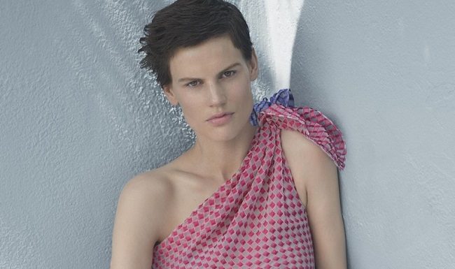 Giorgio Armani Cruise 2017: Saskia de Brauw dalla lente di Mert & Marcus Saskia de Brauw in Giorgio Armani Cruise 2017 Campaign