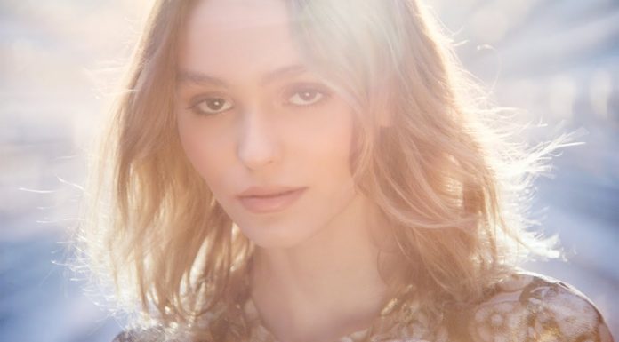 CHANEL PRESENTA IL CORTOMETRAGGIO N°5 L’EAU CHANEL presents the N°5 L'EAU film starring Lily-Rose Depp