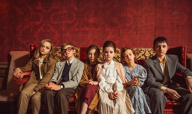 Watch Mulberry’s Christmas 2016 Campaign Watch Mulberry's Christmas 2016 Campaign by Moya