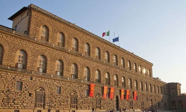 Tornano le sfilate nella Sala Bianca di Palazzo Pitti Tornano le sfilate nella Sala Bianca di Palazzo Pitti