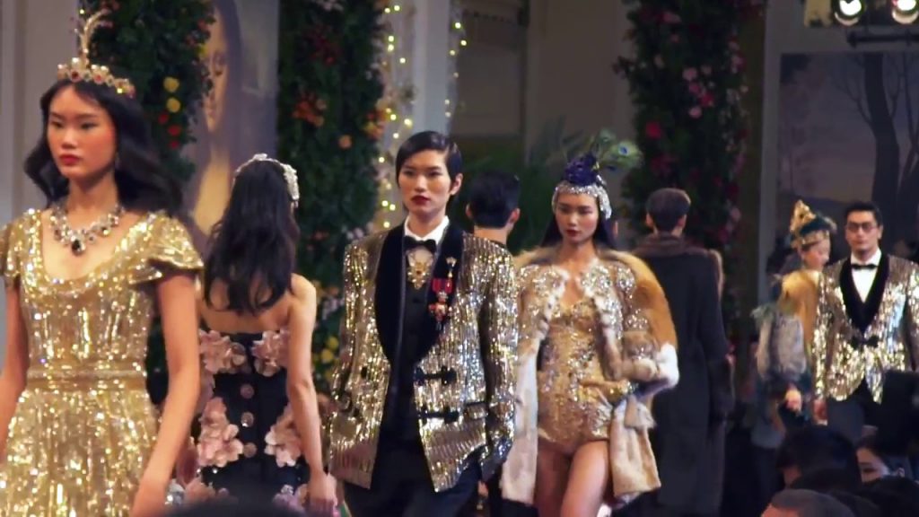 Dolce & Gabbana, la sfilata di Alta Moda a Hong Kong
