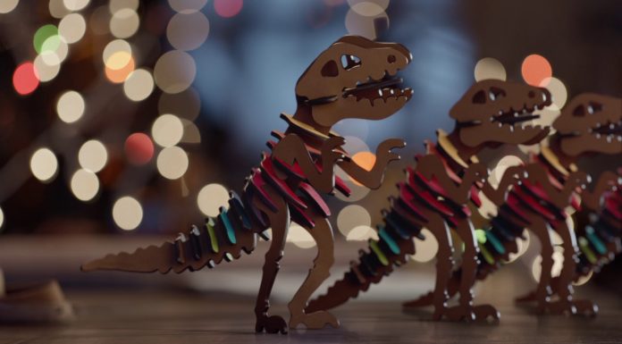Coach: il fashion film di Natale con il dinosauro Rexy Coach: il fashion film di Natale con il dinosauro Rexy