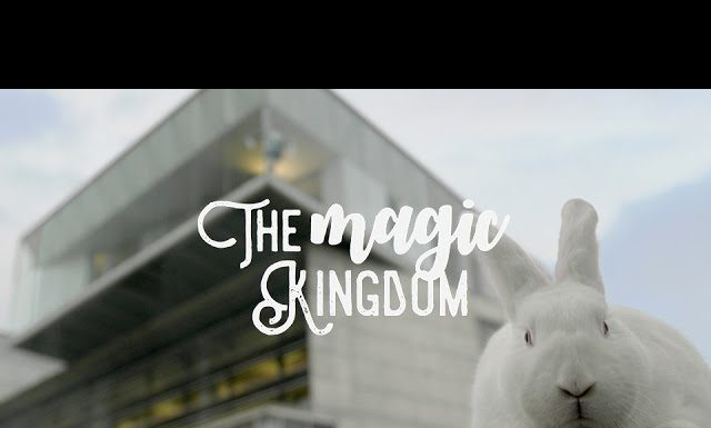 Lo spot natalizio per il 2016 di Sergio Rossi, un mondo fantastico Lo spot natalizio per il 2016 di Sergio Rossi