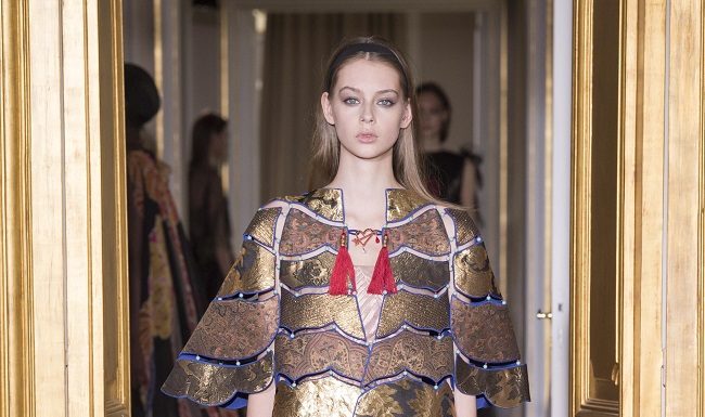 Schiaparelli Haute Couture Parigi: si respira vento d’Oriente Schiaparelli Haute Cuture Spring Summer 2017