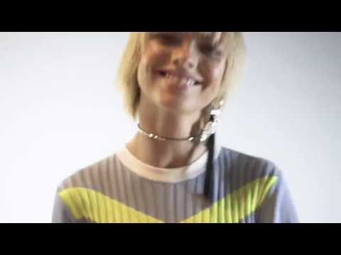 Versace | la Capsule Collection con l’energia delle onde Versace | Energy Wave Knit capsule collection 2017