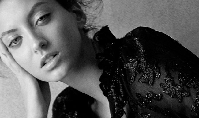 La femminilità delicata del fotografo Mario Lopes Bellissima, eterea, di assoluta purezza: Gabriele di Pierro fotografata da Mario Lopes.