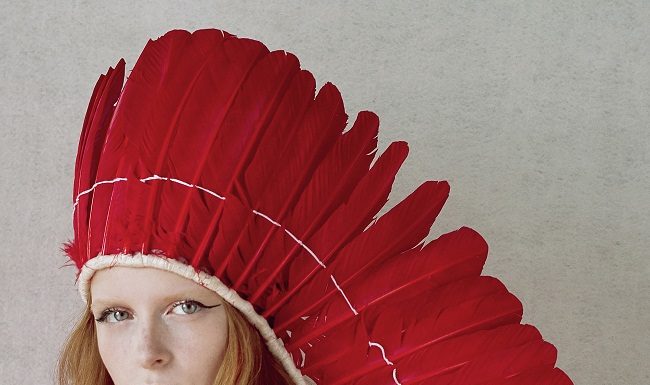 Vogue Brasil – Beauty Flash: il video editoriale di Mario Lopes Beauty Flash: Vic Schons “Mística” nel video di Mario Lopes per Vogue Brasil