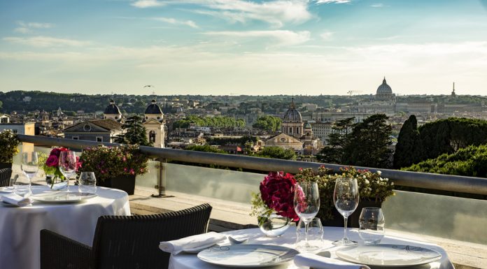 Il Sofitel Rome Villa Borghese si tinge di rosa Il Sofitel Rome Villa Borghese si tinge di rosa