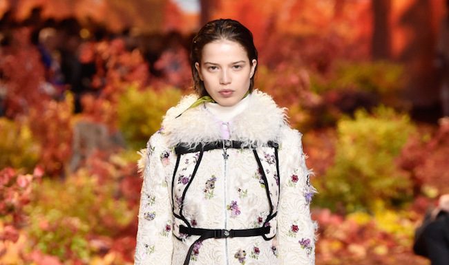 La couture di Giambattista Valli per Moncler Gamme Rouge
