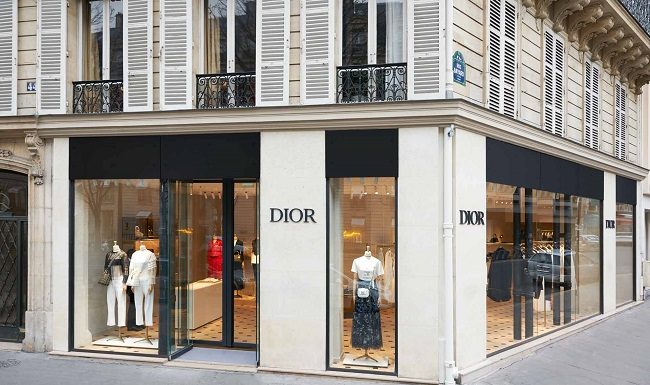 Dior, Il Pop-Up Store al numero 44 di Avenue Montaigne Dior, Il Pop-Up Store al numero 44 di Avenue Montaigne © Adrien Dirand