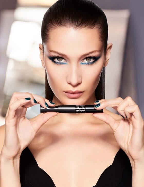 Bella Hadid, volto del make-up Dior, incarna la nuova gamma Diorshow