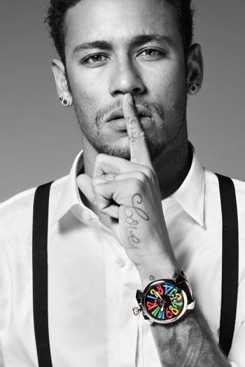 Neymar ambasciatore della griffe di orologi GaGà Milano
