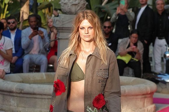 Philipp Plein Resort 2018 | Welcome to the Jungle Philipp Plein Resort 2018 Welcome to the Jungle