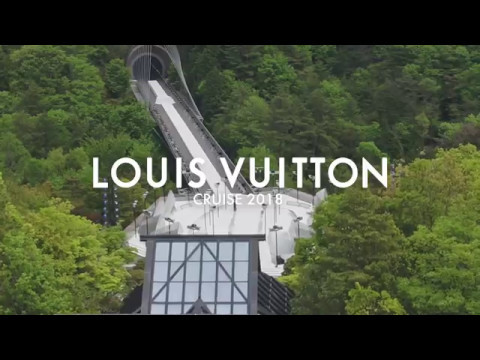 Sfilata Cruise 2018: Louis Vuitton in Giappone collezione Cruise 2018: Louis Vuitton in Giappone