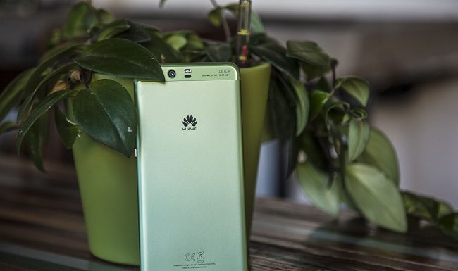 Huawei e Pantone insieme per i nuovi smartphone Huawei e Pantone insieme per i nuovi smartphone