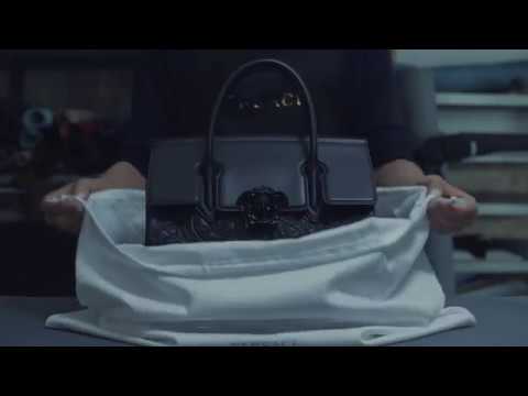 Versace presenta la borsa Palazzo Empire Barocco Versace presenta la borsa Palazzo Empire Barocco