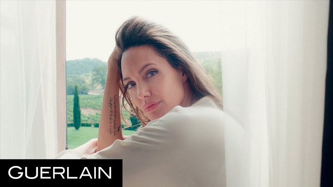 Mon Guerlain. La nuova fragranza incarnata da Angelina Jolie Mon Guerlain - Angelina Jolie in 'Notes of a Woman'