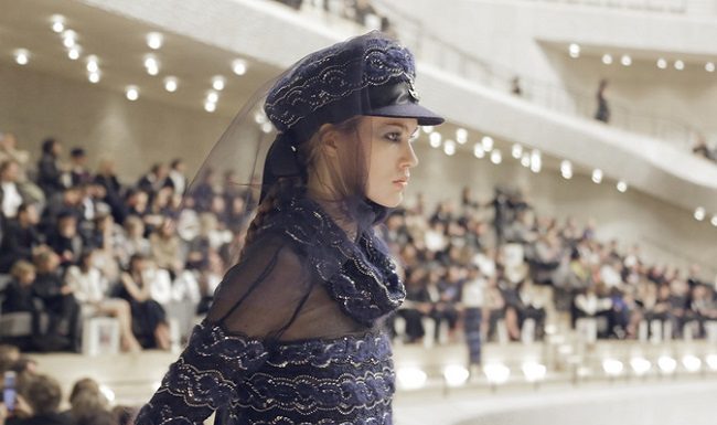 Chanel sfila ad Amburgo con la collezione Métiers d’Art 2017-18