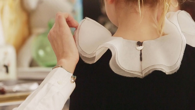 Baby Dior, il Savoir-Faire dell’abito Pierrot Il Savoir-Faire dell'abito Pierrot