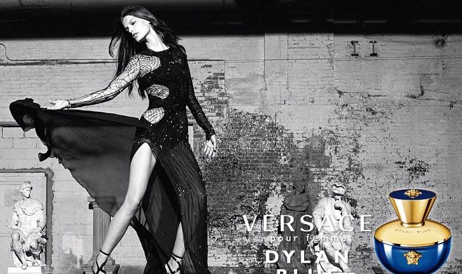 Versace Dylan Blue Pour Femme. Un omaggio alla femminilità. Versace Dylan Blue Femme Campaign by Bruce Weber