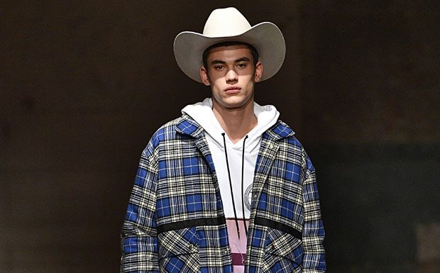 LFW: L’era Buffalo di Astrid Andersen LFW: L'era Buffalo di Astrid Andersen