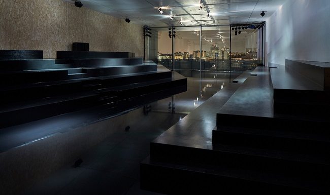 Spazio sfilata Prada Donna Autunno/Inverno 2018 ‘Notturno’ Spazio sfilata Prada Donna AutunnoInverno 2018 ‘Notturno’