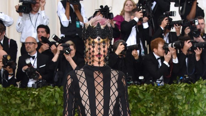 Met Gala 2018: Cara Delevigne in Dior Haute Couture Met Gala 2018: Cara Delevigne in Dior Haute Couture