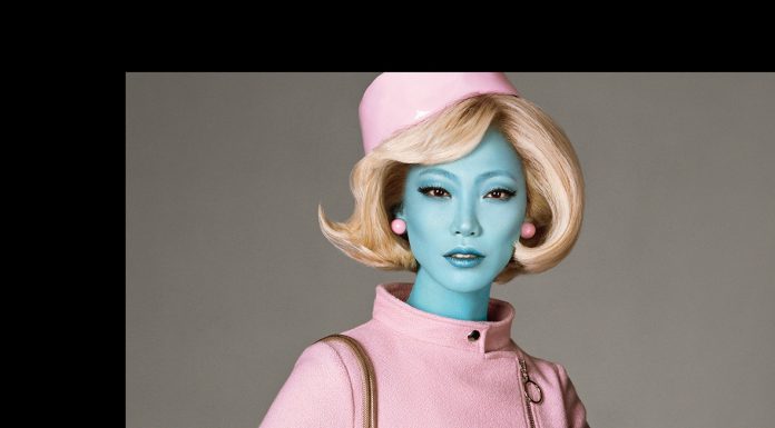 Moschino Fall Winter 18 AD Campaign by Steven Meisel Moschino Fall Winter 18 AD Campaign by Steven Meisel