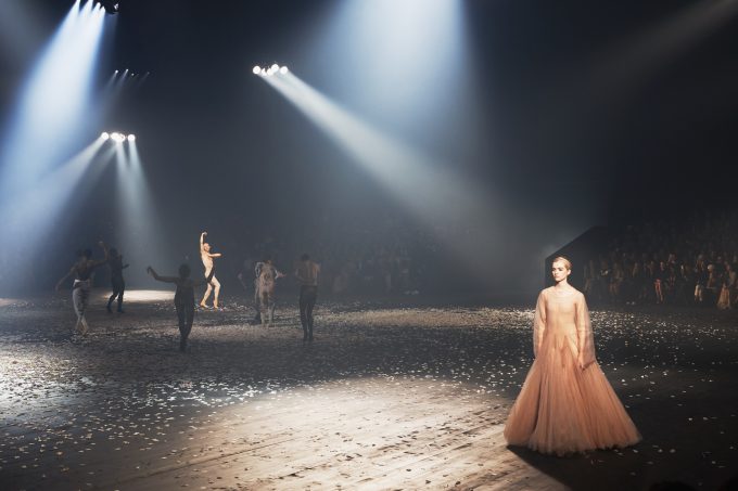Dior opening Paris Fashion Week with a stunning dance performance