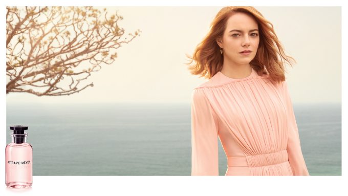 Emma Stone è la protagonista del nuovo film Les Perfums Louis Vuitton