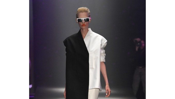 Guy Laroche: Shadow and Light Guy Laroche: Shadow and Light