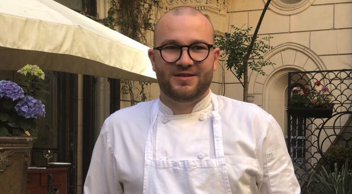 Lo Chef Aleksander Yourz al Ristorante Torre di Fondazione Prada