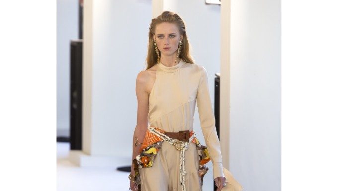 PFW: Hippie modernism chez Chloé La collezione Primavera Estate 2019 Chloé di Natacha Ramsay-Levi, (9)