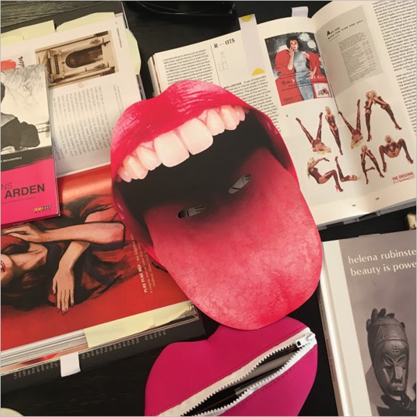 Mostra “Rosso pestifero - Tabù e rossetto”