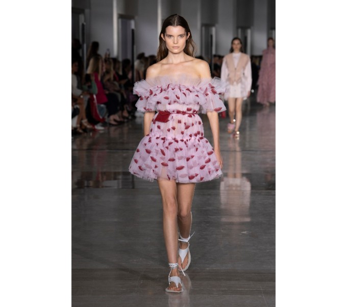 An androgynous touch from Giambattista Valli