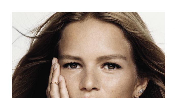 La Rose Dior: la campagna con la modella Anna Ewers La Rose Dior: la campagna con la modella Anna Ewers