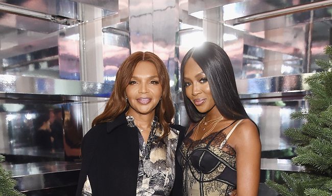 Matt Smith e Naomi Campbell Celebrano “Close Your Eyes And Think Of Christmas” a New York Naomi Campbell And Matt Smith Celebrate "Close Your Eyes And Think Of Christmas" In New York