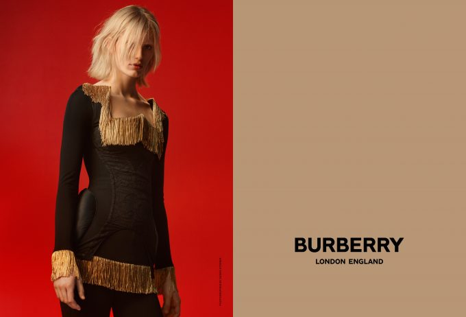Burberry svela la campagna di debutto di Riccardo Tisci per il brand Inglese