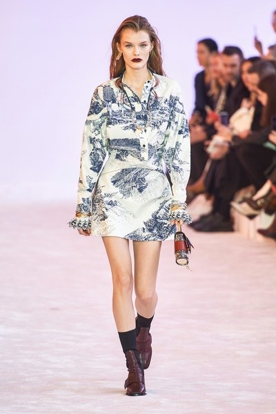 Chloé tips hat to Lagerfeld's 'genius' at Paris show fashionpress (26)