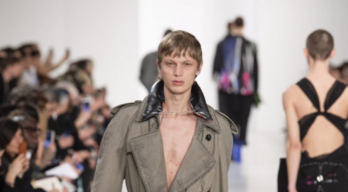 Maison Margiela FW19 offered up an antidote to digital overload Maison Margiela AW19 offered up an antidote to digital overload - fashionpress.it