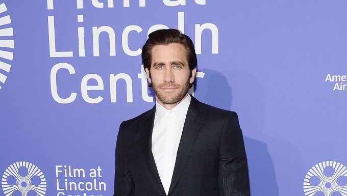 Jake Gyllenhaal indossa Burberry Jake Gyllenhaal indossa Burberry