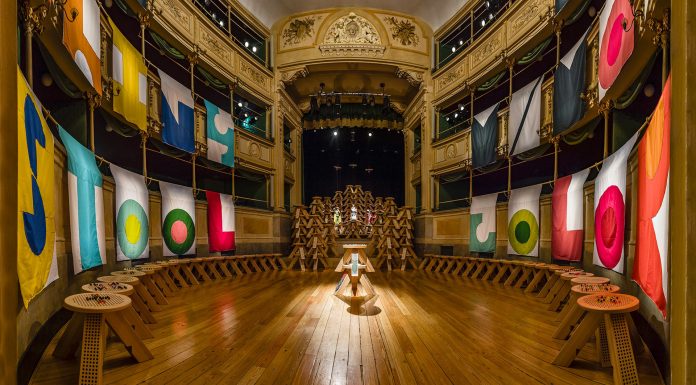 Miu Miu al FuoriSalone 2019 in collaborazione con M/M (PARIS) Miu Miu MMATCHING COLORSTOOL al FuoriSalone 2019 M/M (PARIS)